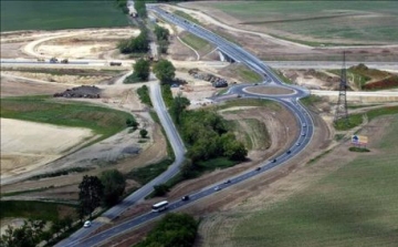 M4-es autópálya - Csepreghy: a cégek fizetik a szankciót