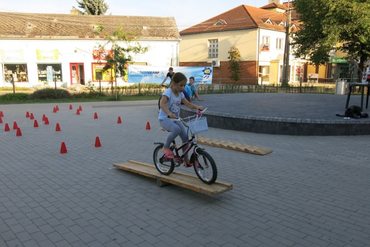 Kerékpáros ügyességi versennyel indul a Mobilitási Hét Tamásiban