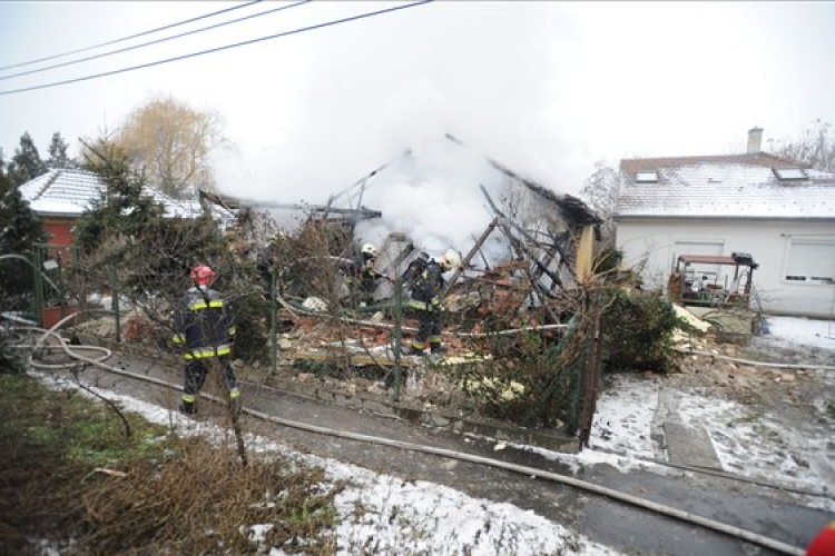 Felrobbant egy családi ház a XVIII. kerületben