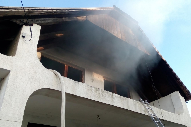 Családi ház szuterénjében keletkezett tűz