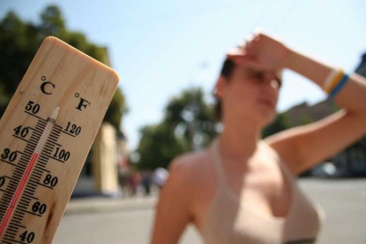 Országszerte figyelmeztetések vannak érvényben a hőség miatt