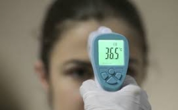 Minden kórházba belépő testhőmérsékletét ellenőrzik 