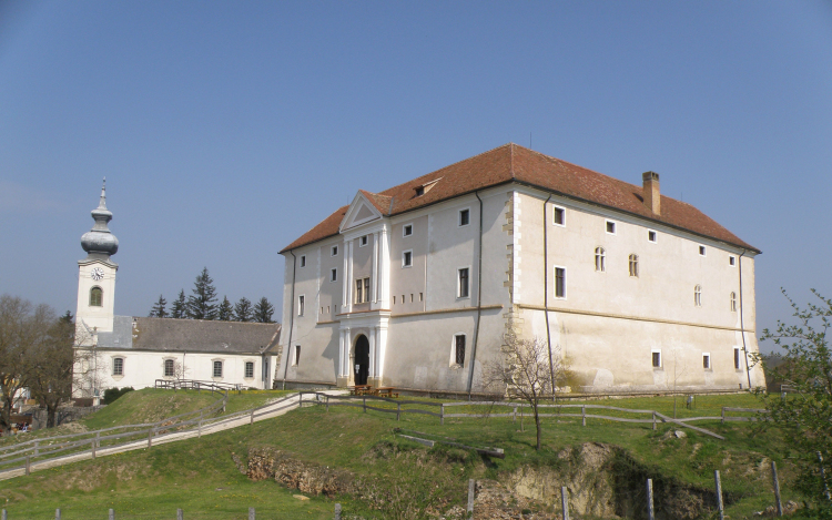 Befejeződött az ozorai vár külső falának feltárása