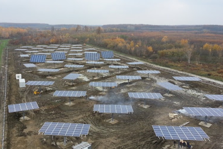 Átadták Magyarország jelenlegi legnagyobb naperőművét