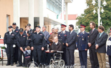 Szent Flórián szobor is vigyázza a tamásiakat
