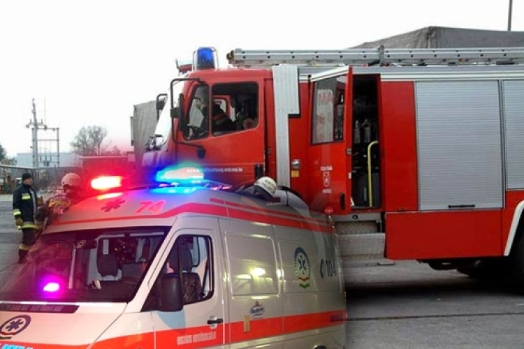 Felborult egy autó Tamási és Nagykónyi között