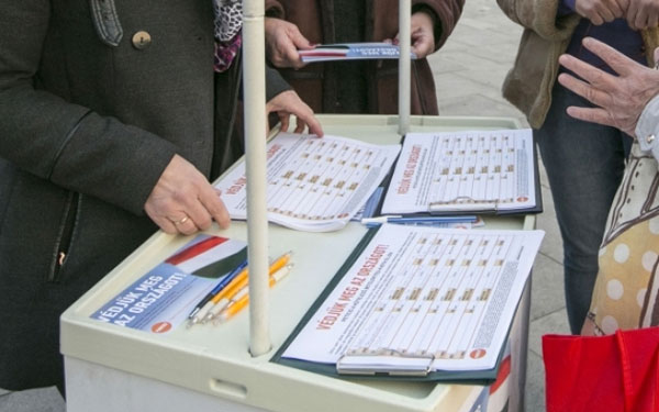 Aláírásgyűjtés a kötelező beléptetési kvóta ellen