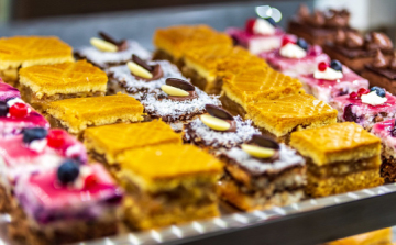 Több cukrászda most is várja a vendégeket a megyében 
