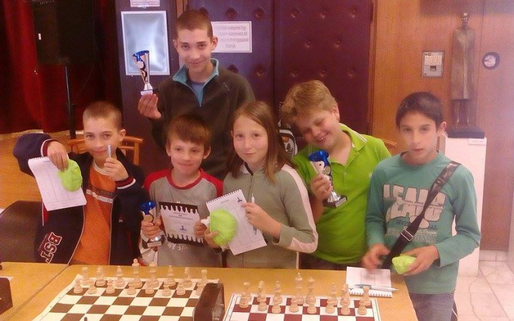 Siófokon sakkoztak a tamásiak