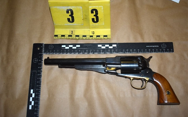 Visszafelé sült el a puska...