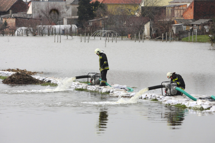 Köszönet a Tolna megyei tűzoltóknak