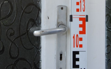 Készpénzt lopott egy tamási lakásból