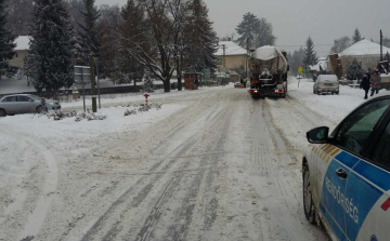  Forgalomkorlátozás Tolnában