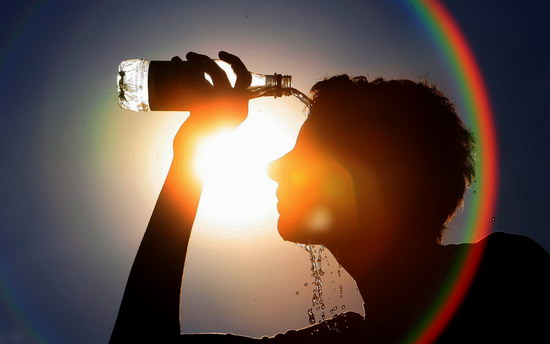 Hőhullám érkezik - Harmadfokú hőségriadó lesz péntektől