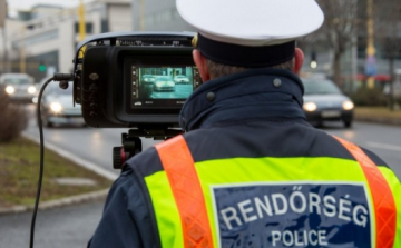 Ma figyelik a gyorshajtókat Tamásiban