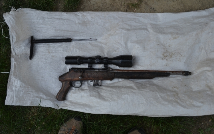 Visszaélés lőfegyverrel és lőszerrel