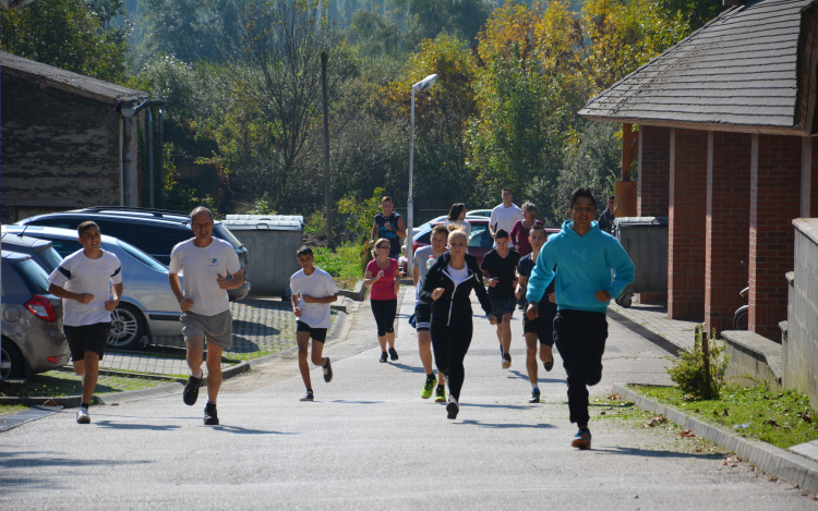 2016 méter futottak le diákok, tanárok