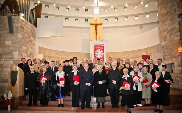 Segíteni csak szeretettel lehet