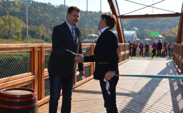 Átadták a Termál hidat