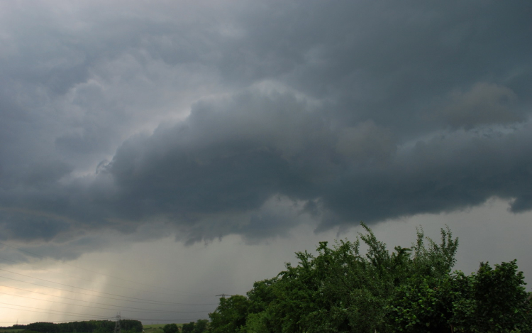 Esőzés miatti vonulások 