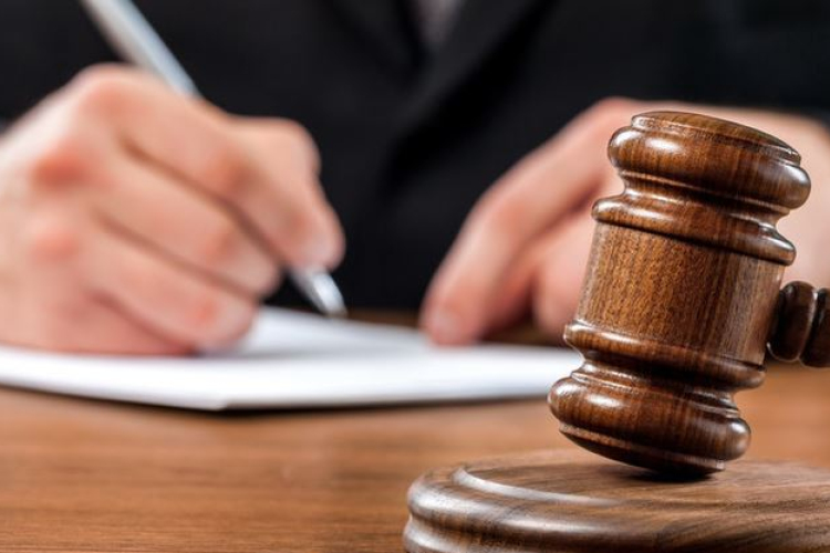 Sokba került a vádlottnak, hogy elvitte más autóját 