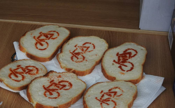 Tekerj, falatozz - Bringás reggeli Tamásiban!