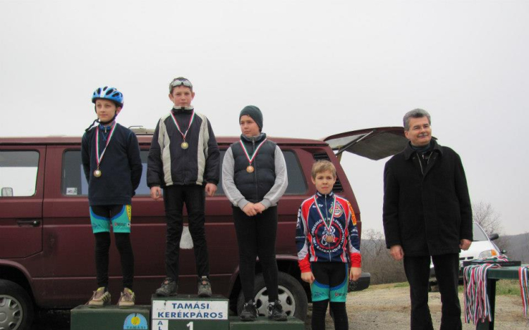 Tíz dobogós helyezés