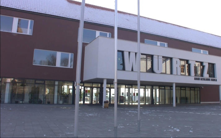 Megnőtt az iskolák körül a forgalom 