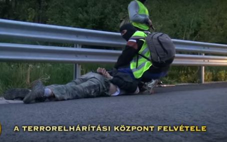 Esernyőnek álcázott fegyvereket gyártott