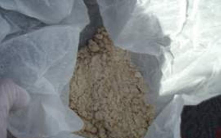 Ismeretlen eredetű zöld növényi törmelék