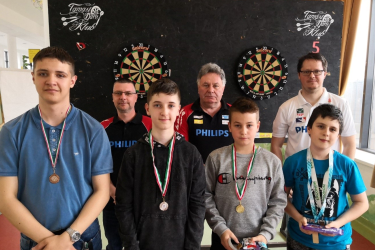 Első alkalommal rendeztek darts versenyt gyerekek számára Tamásiban