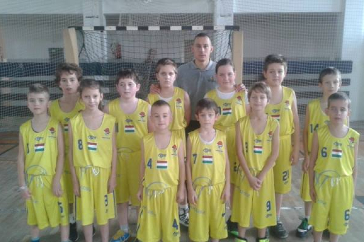 Szoros mérkőzéseken vannak túl a Dámocskák