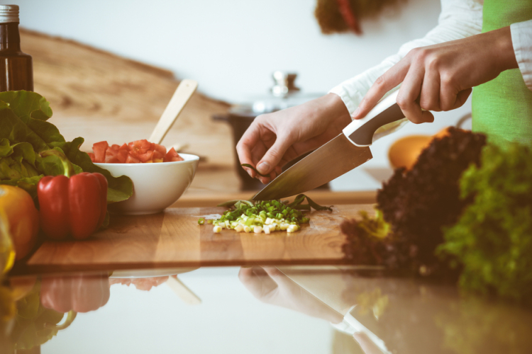 Útmutató a konyhai kések kiválasztásához és rövid bepillantás a Kizlyar Supreme világába