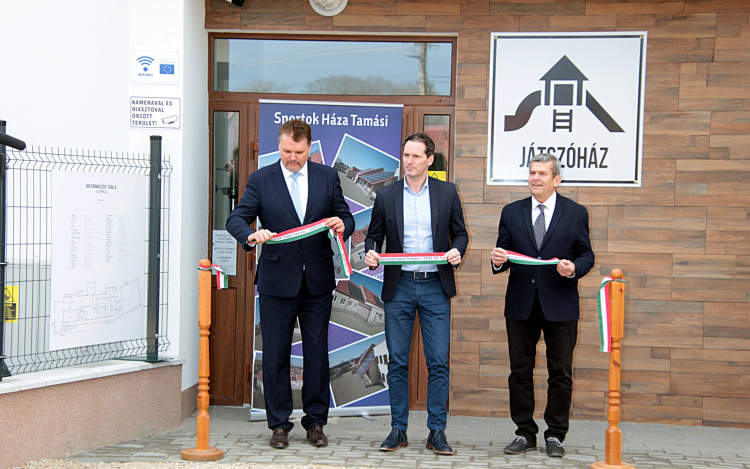 Átadták a Sportok Házát Tamásiban
