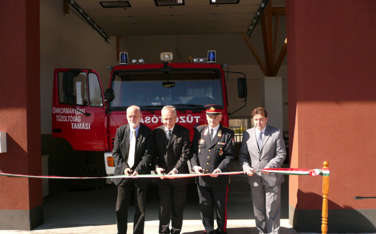 Átadták a Tamási tűzoltólaktanyát 