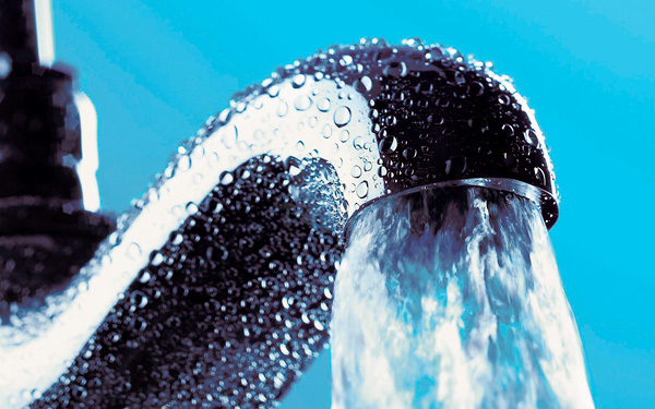 Gőzerővel dolgoznak a vízszolgáltatás helyreállításán