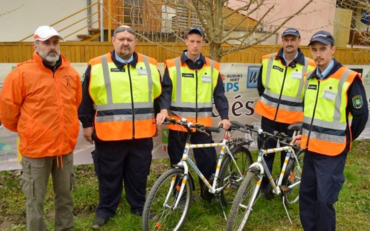 Kerékpárokat kaptak a polgárőrök