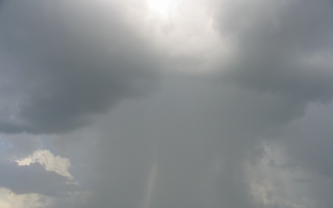 Felhőszakadás miatt másodfokúra emelték a figyelmeztetést három megyében