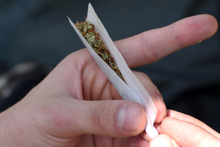 Letartóztattak két férfit, akik a már több halálos áldozatot is szedő bika nevű droggal kereskedtek 