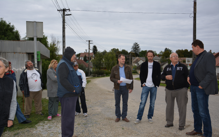 Szennyvízkérdés és tereprendezés