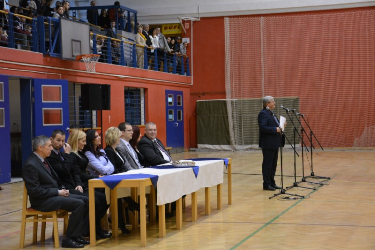 Szalagtűző ünnepély a Vályi Péter Szakképző Iskolában