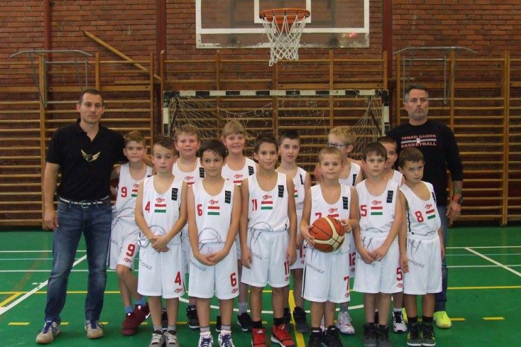 Két szoros mérkőzésen sikerült győzni a Dámocskáknak