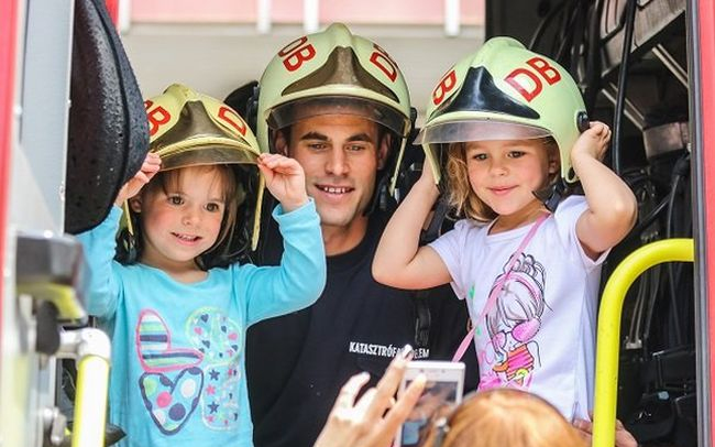 Ismét megnyílnak a tűzoltólaktanyák kapui szombaton 
