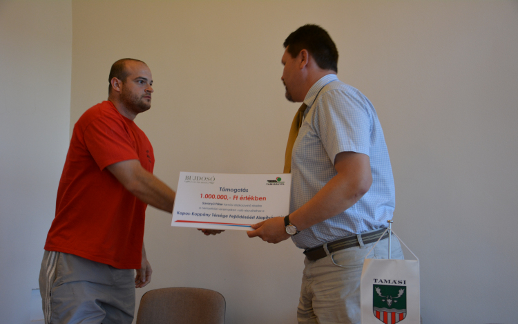 Egymillió forinttal támogatják Savanyú Pétert