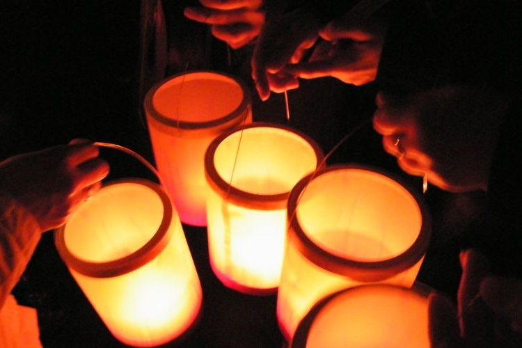 Lámpásokkal vonulnak ma az ovisok