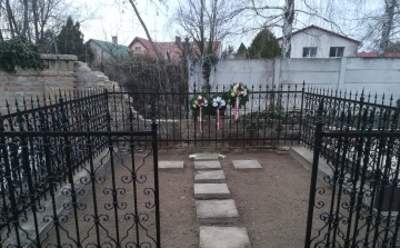 Megújult a Borsitzky-síremlék