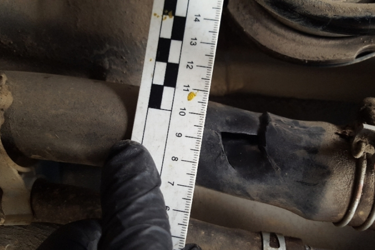 Benzint lopott a pincehelyi vasútállomáson parkoló autókból