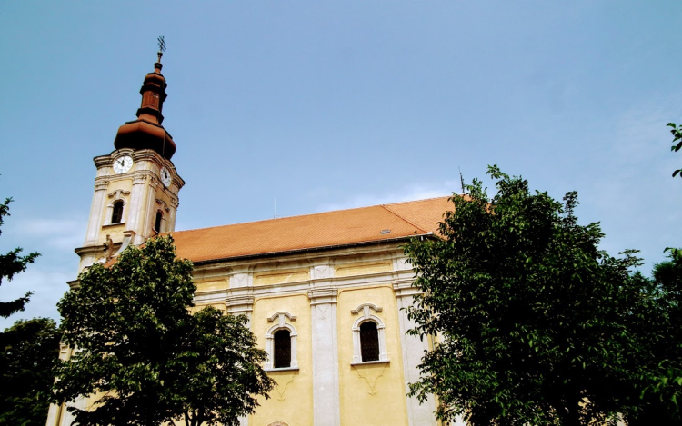 A nyilvános szentmisékre még várni kell