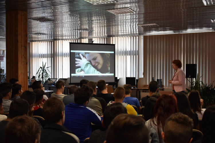 Incze Zsuzsa tartott előadást Tamásiban 