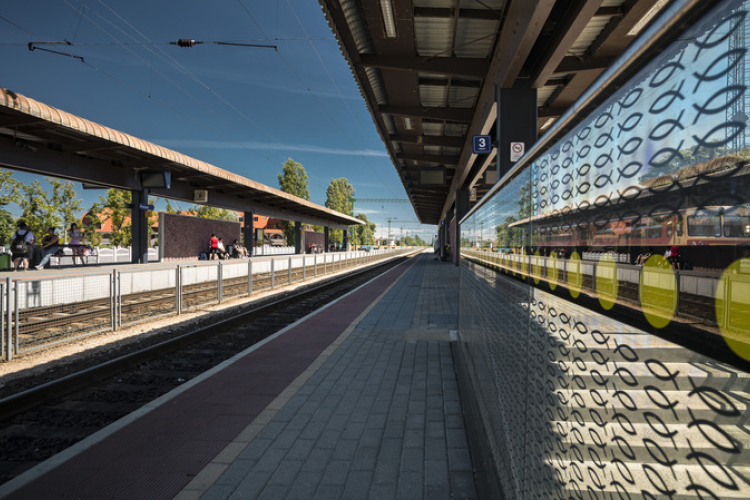 Június 4-étől országszerte hallhatunk verseket a vasút- és buszállomásokon 